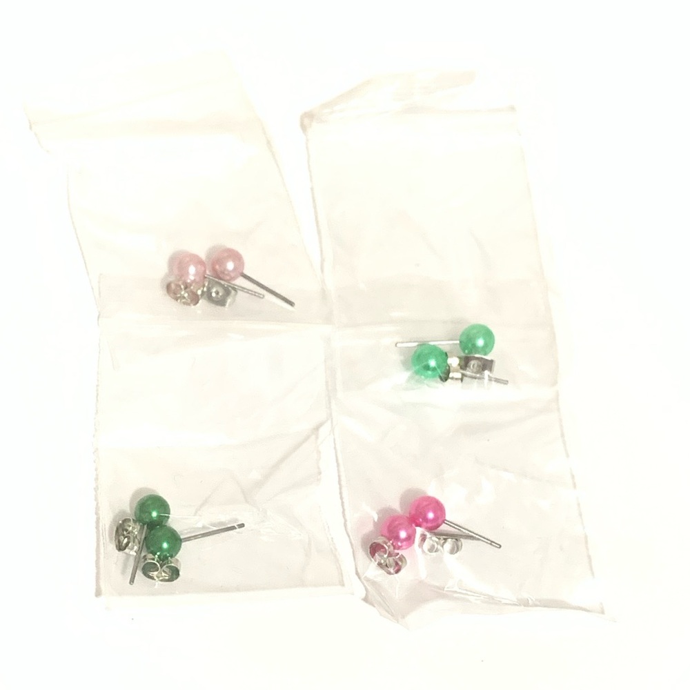 🆕 Pink and Green Stud Earrings Set
